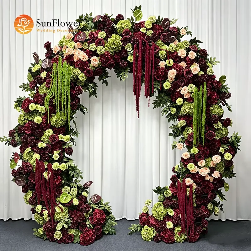 Wedding Arch Flower - Burgunderrote und Salbeigrüne Hängequasten-Blumen für den